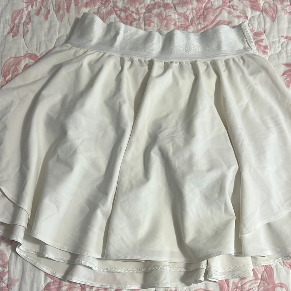 Chic White Skirt